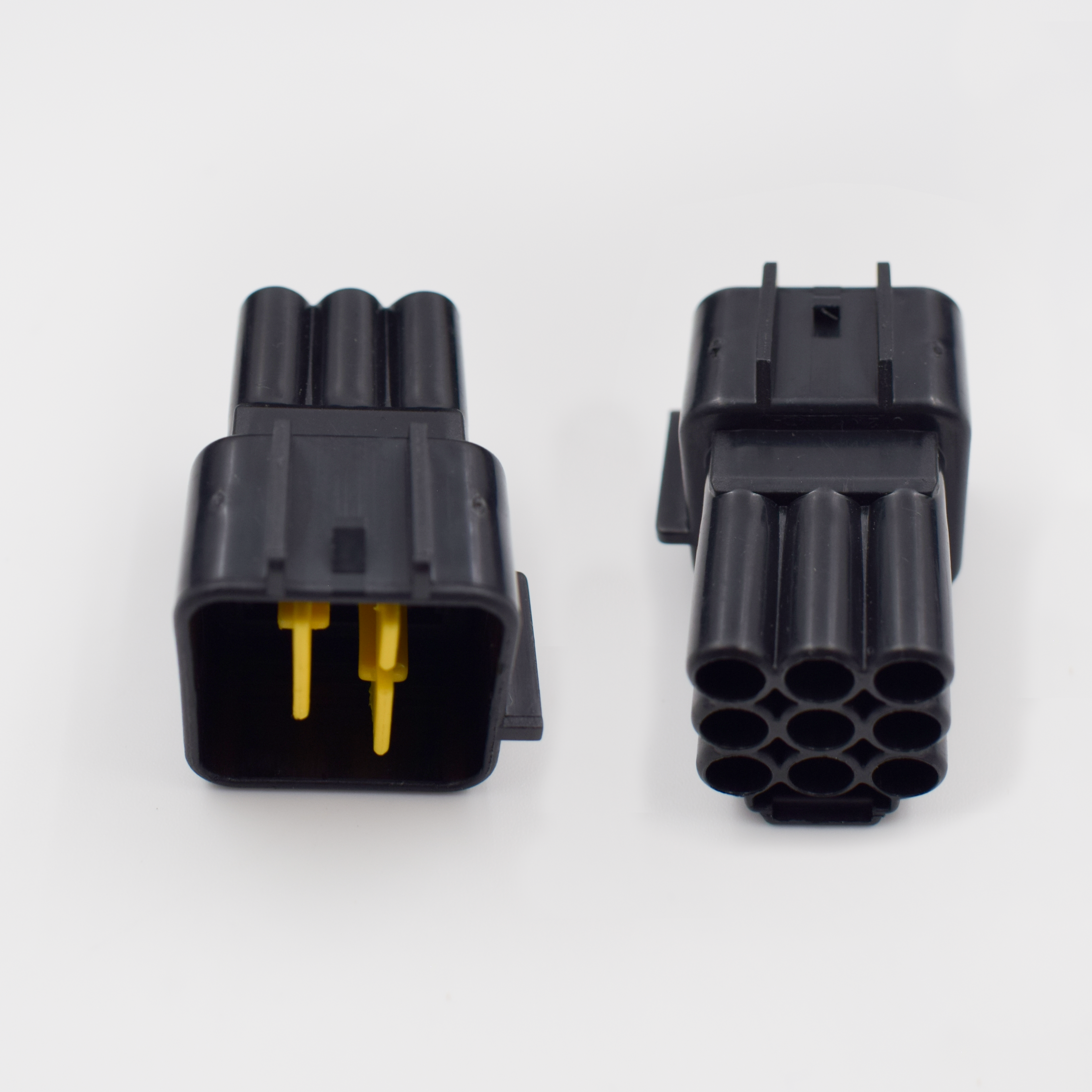 CONECTOR 9 VIAS MACHO PALA 0.90 XM