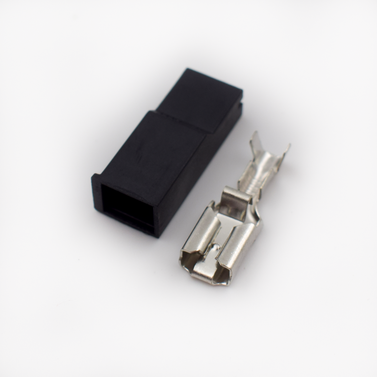 CONECTOR 1 PIN + TERMINAL BOBINAS DE ALTA – Sistemas eléctricos mym